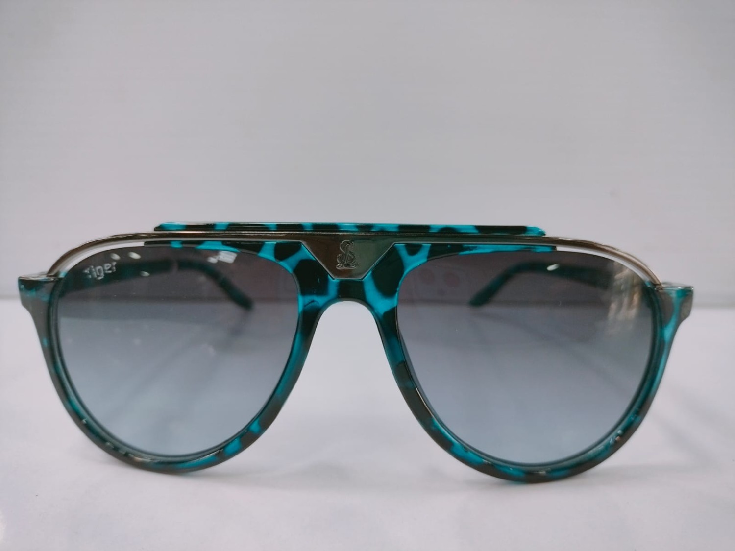 TCG- CR Gradient Grey Colour Lenses Sunglasses (Chashma) ||  Suitable for Both Men and Women